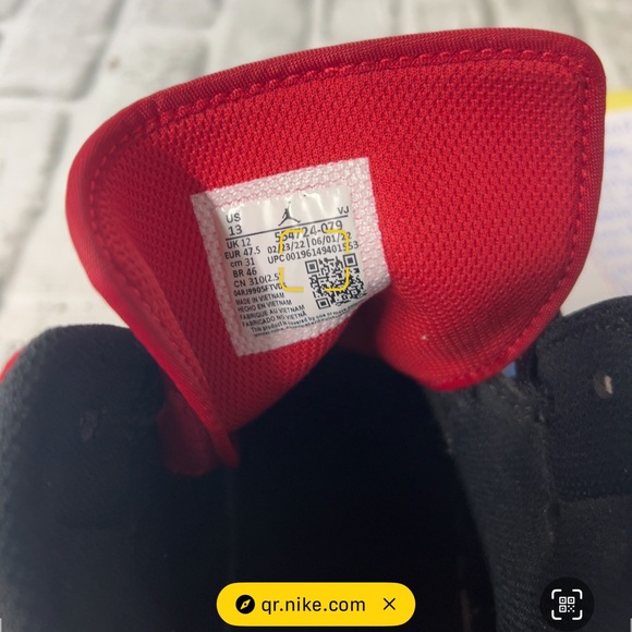 Air Jordan 1 Mid Bred Toe Nike 554724-079 Red White Black Size 13 Men's - Picture 3 of 12